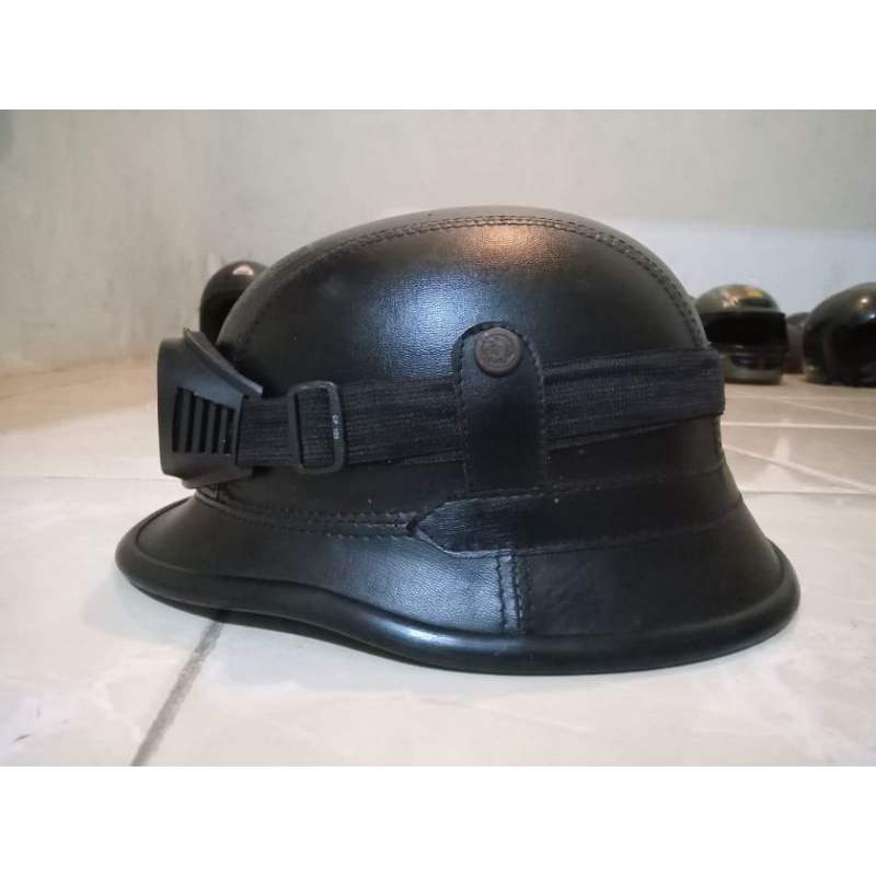 helm jadul semi kulit