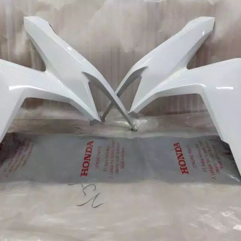 sayap tebeng body depan kanan kiri vario 125 150 led new 2018 2019 K59J putih mutiara original