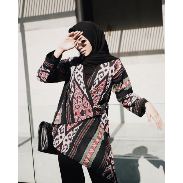 Latopia_ Outer Tenun Wanita - Outer Tenun - Outer Etnik - Outer Wanita - Baju Tenun