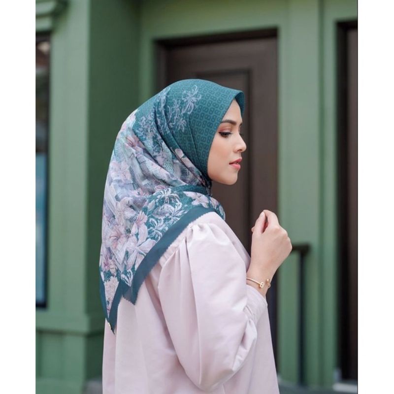 preloved buttonscarves series malaya emerald