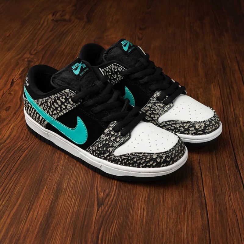 elephant dunk nike