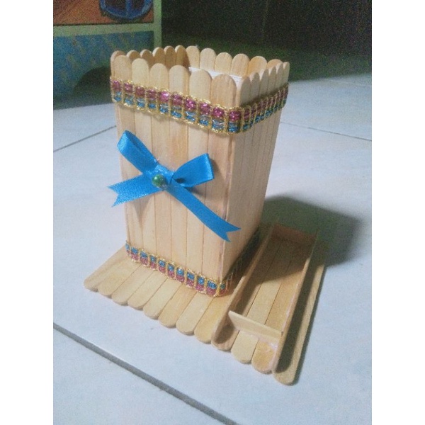 

Tempat pulpen pensil spidol dari stik es crem krim