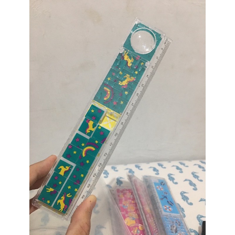 penggaris wiggle unicorn Ada crack nya di pinggir