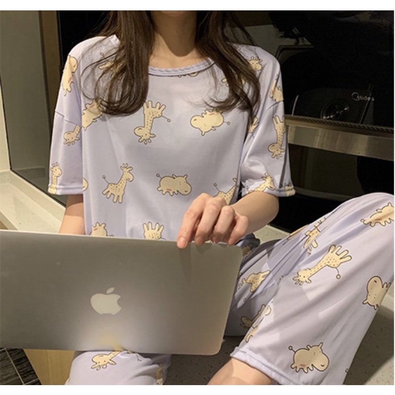 PIYAMA DEWASA WANITA KARAKTER BAHAN KATUN KAOS + CELANA PANJANG IMPORT KARTUN NEW! / BAJU TIDUR SETELAN IMPORT-Sweet Giraffe