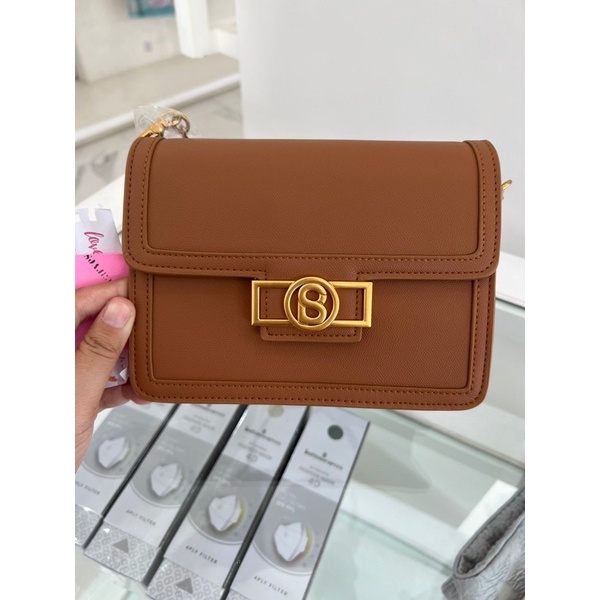 Izzy shoulder bag CARAMEL dan DARK GREEN izzy micro bag BEIGE BUTTONSCARVES