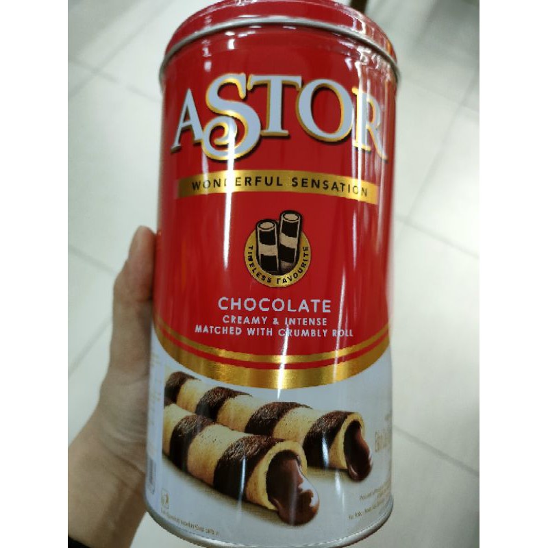 

ASTOR KALENG 330GR BISKUIT WAFER COKLAT ENAK BESTSELLER PARCEL SNACKS HAMPERS LEBARAN IDULFITRI