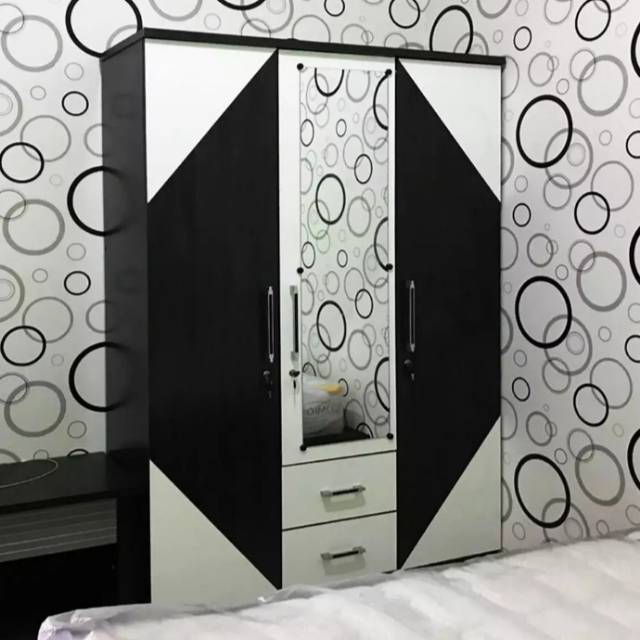 Lemari 3 pintu