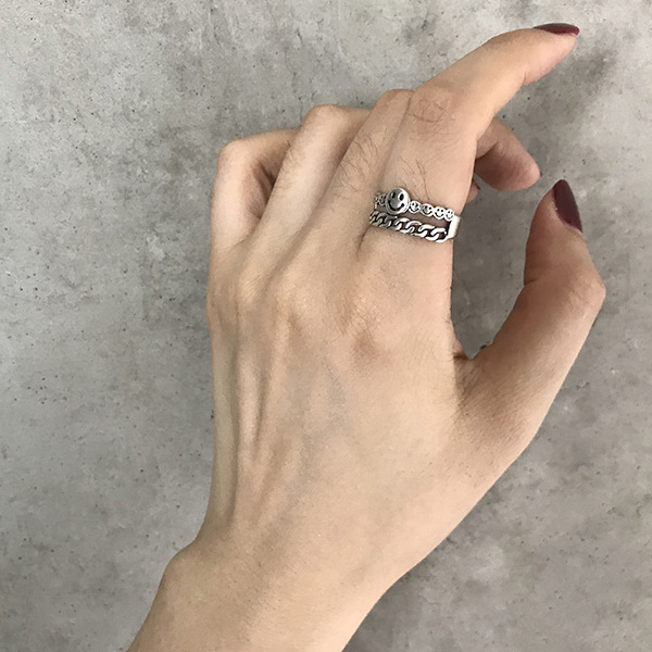 Cincin Desain Wajah Tersenyum Gaya Vintage Untuk Wanita