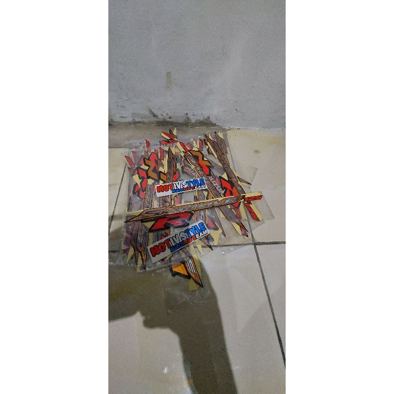 striping suzuki skywave nr 2