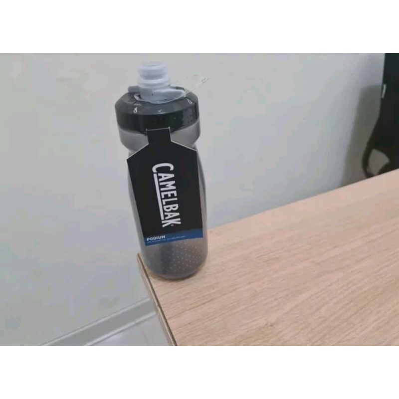 Bottle Camelbak Podium mdl 620ml warna smoke black gray botol minum sepeda 730913002