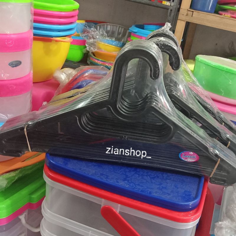 Hanger Baju Hitam Plastik Lovenia