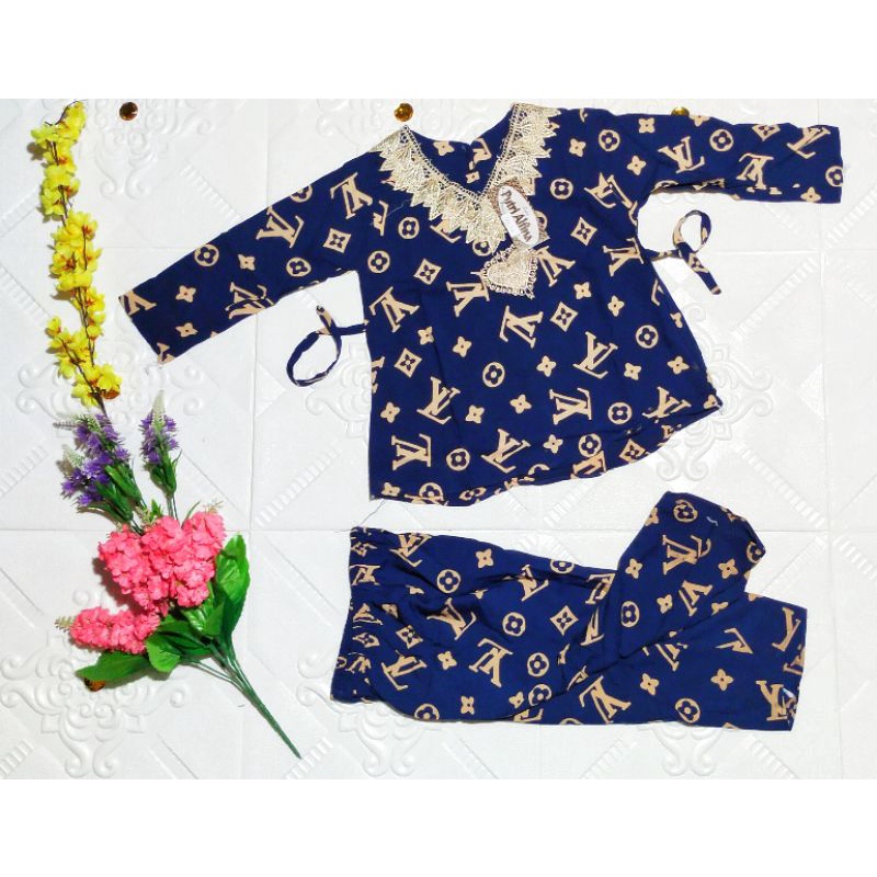 Setelan Celana Piyama Renda Motif LV Anak Usia 1 - 5 tahun One Set Lengan Panjang Tali Belakang Pakaian Piyama Anak