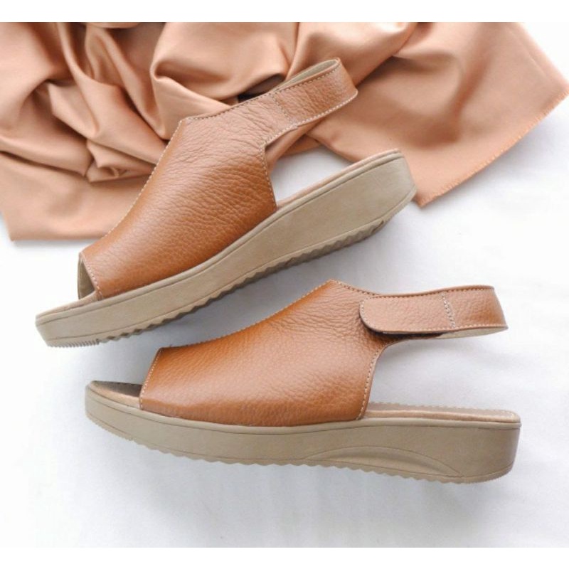 Sandal Kulit Wedges Wanita