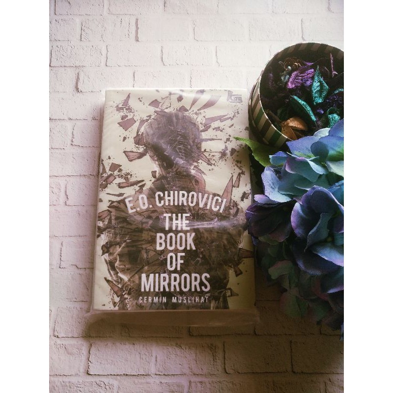 [NOVEL TERJEMAHAN] The Book of Mirrors - E. O. Chirovici