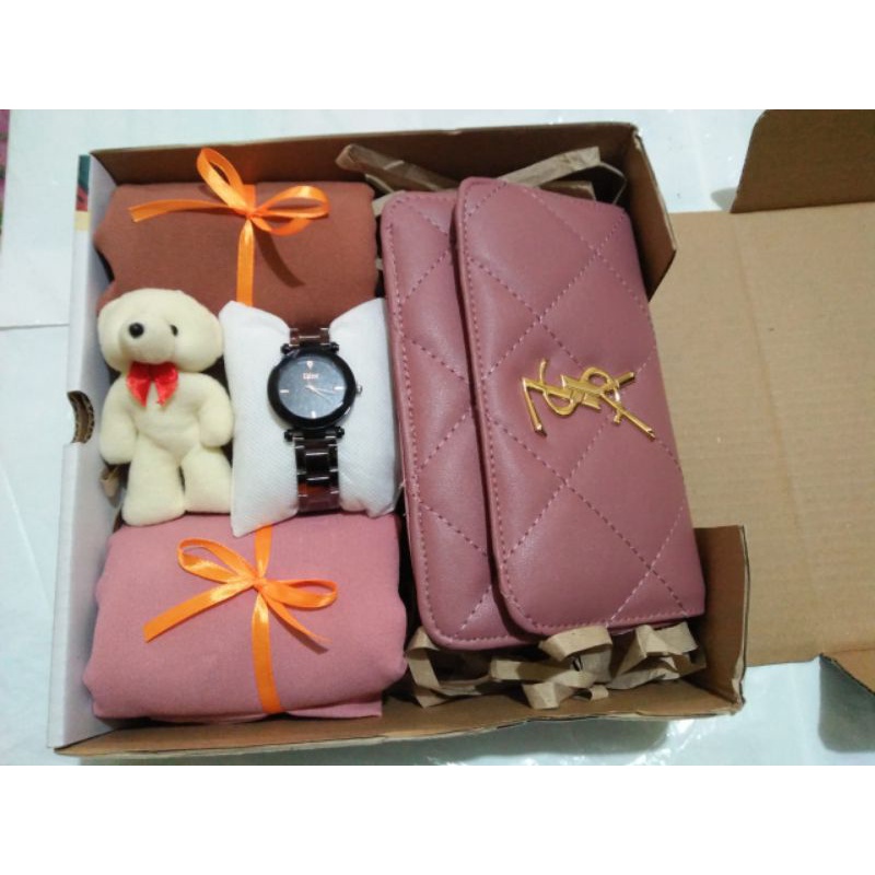 

hampers cewek/kado cewek