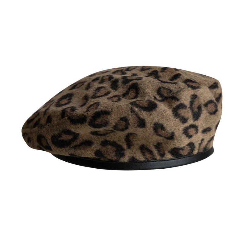 Topi Baret Motif Leopard Gaya Vintage Korea