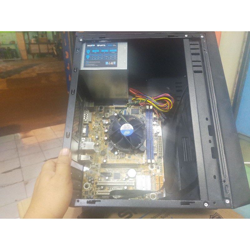 PC/CPU Intel core i3 Ram Ddr3 8Gb Harddisk 500Gb Siap Pakai