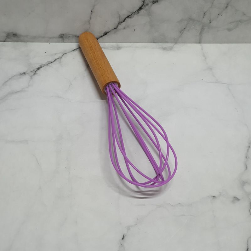 Simple silicone balloon whisk with wooden handle / pengocok telur silikon gagang kayu