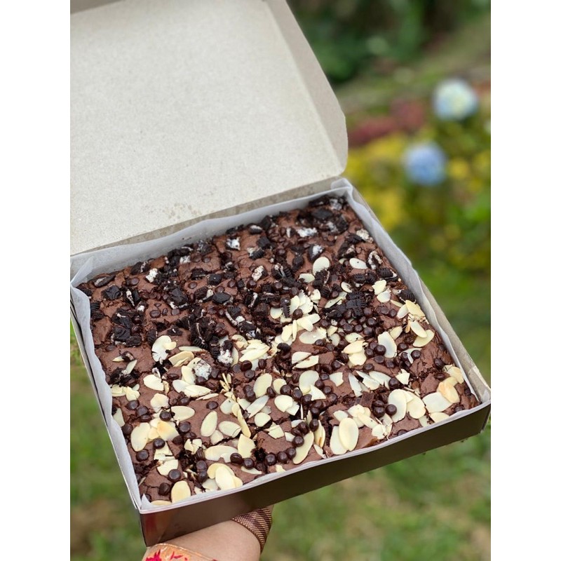 

MIX 2 TOPING BROWNIES