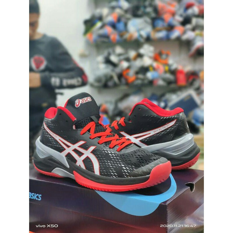 Sepatu voli asic sky elit