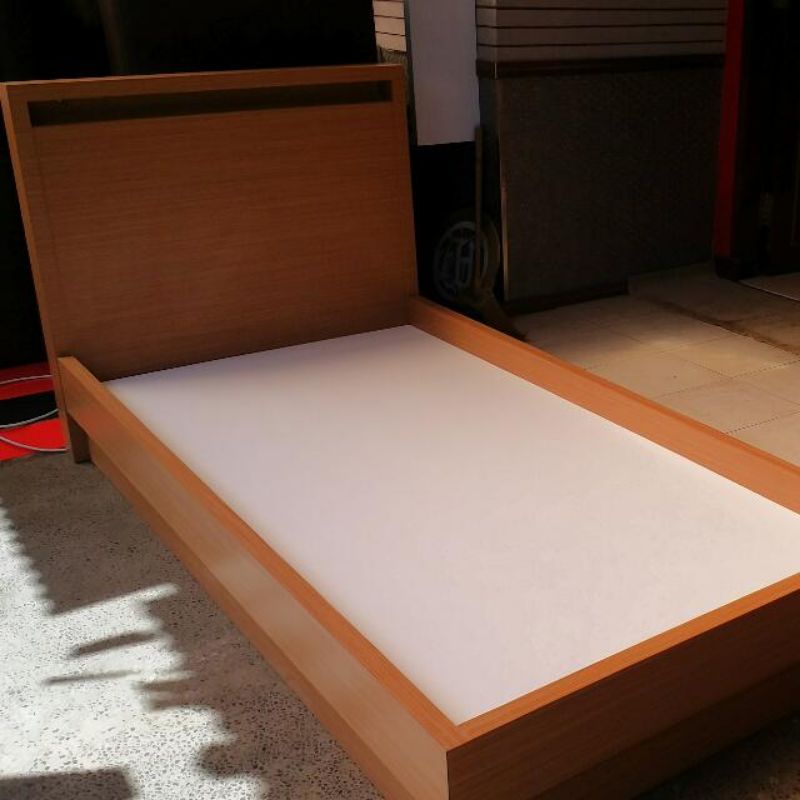 Divan Hpl / Ranjang Hpl /tempat tidur Custom