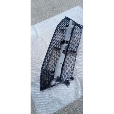 ram bemper depan TOYOTA AGYA black piano