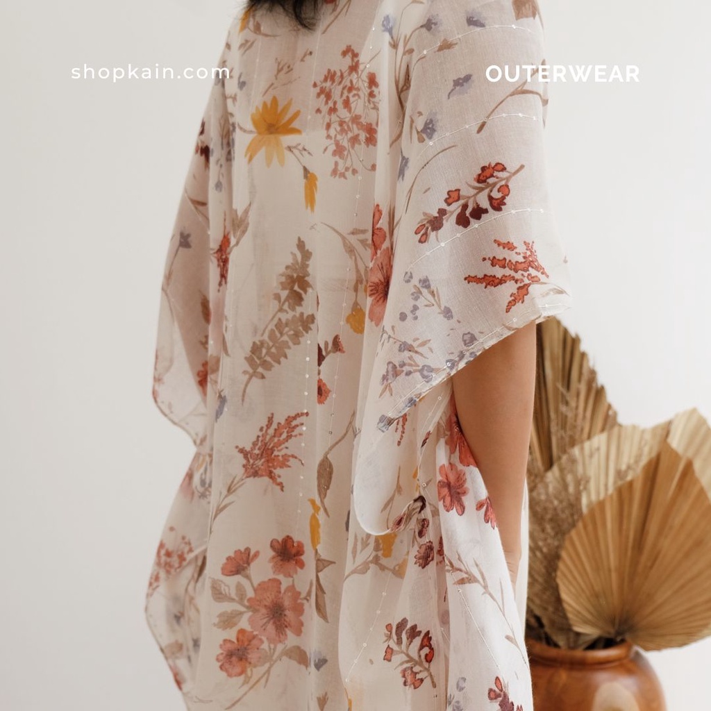 SHOPKAIN HUĀ 花 In WHITE Outer