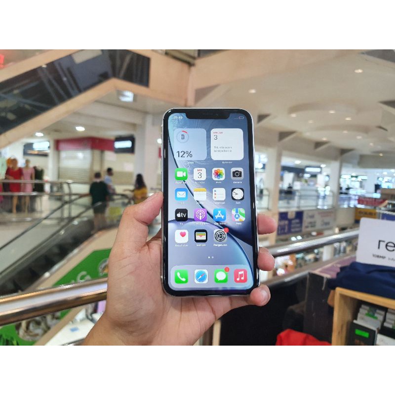 APPLE IPHONE XR 256GB WHITE LL/A TERMURAH