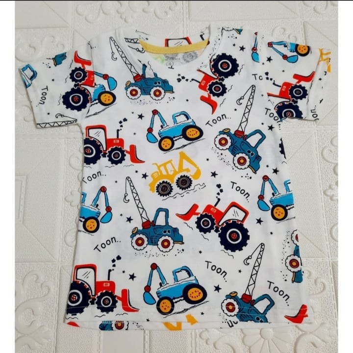 BAJU ANAK LAKI LAKI MURAH/KAOS DISTRO ANAK/KAOS TRENDY ANAK/KAOS ANAK MOTIF FULLPRINT MOBIL TRAKTOR