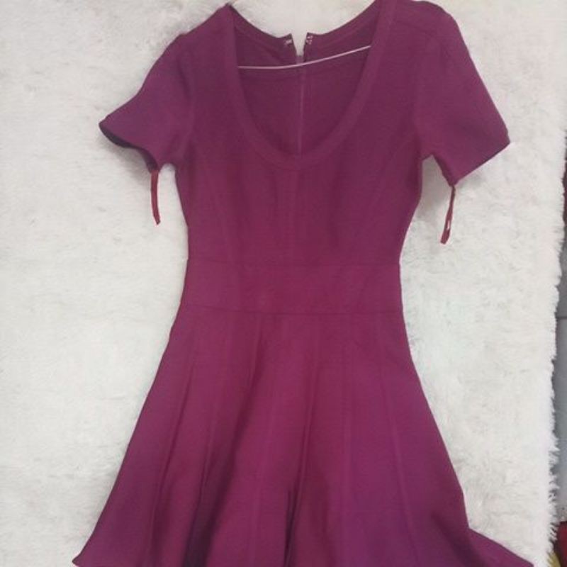 dress ungu tua