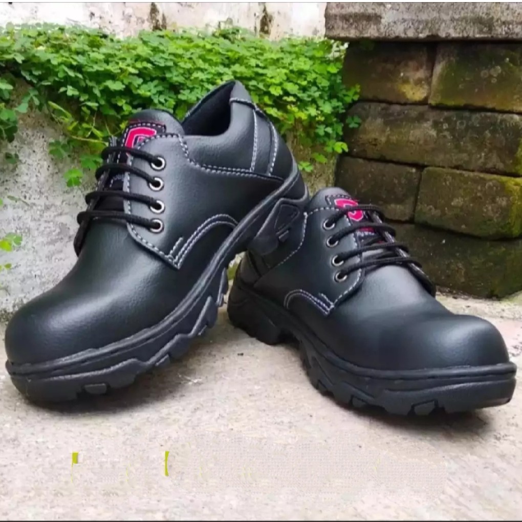 Sepatu Safety Pendek Gaul Shoes Safety Pabrik  Kingsiio  Harga murah Kualitas Terbaik