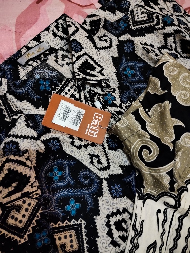 Batik Bali Lestari Kemeja Batik Pria Lengan Pendek - 011