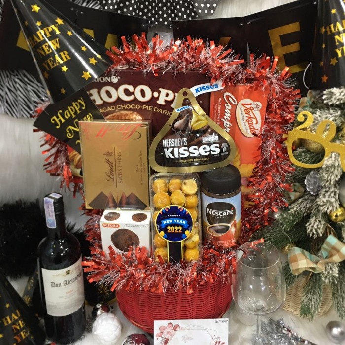 

Paket hampers tahun baru happy new year parcel kue kering hadiah 30