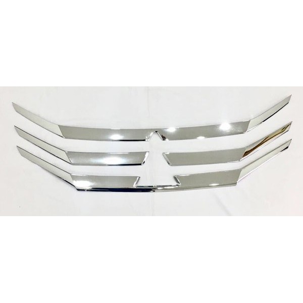 COVER GRILL DEPAN XPANDER TERSEDIA WARNA CHROME MERAH DAN HITAM DOFF