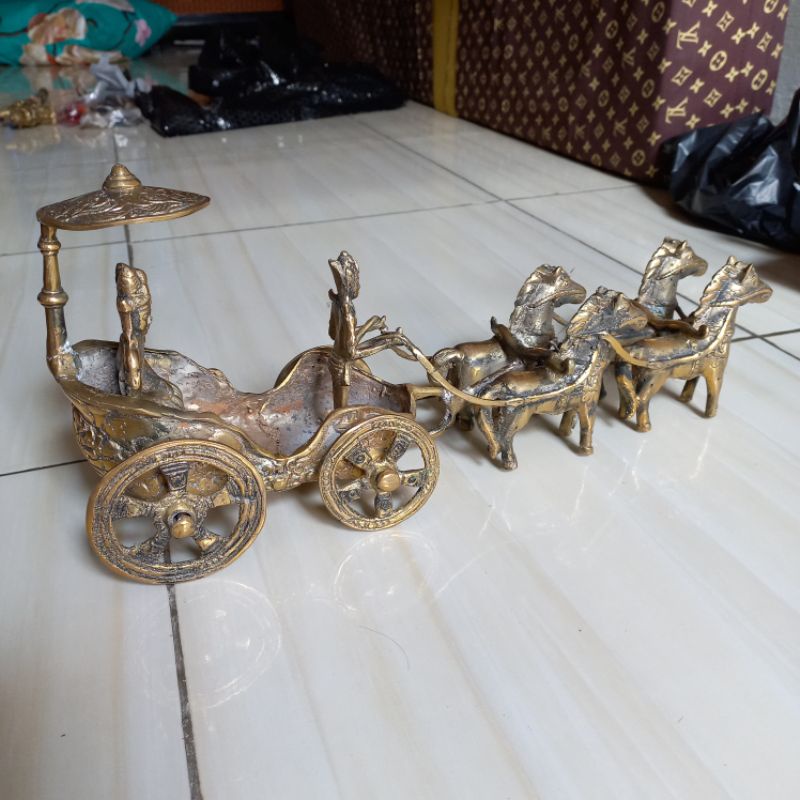 kreta kencana nyi Blorong