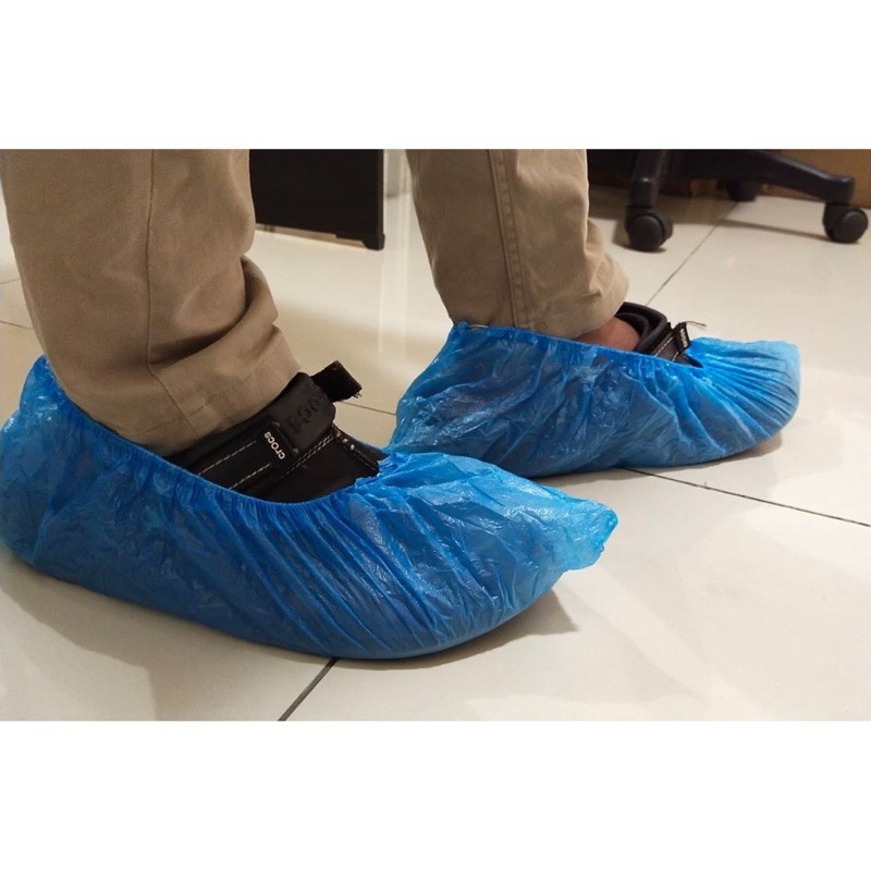 Cover shoes PLASTIK sarung sepatu disposable APD shoe cover medis sekali pakai disposable PLASTIC