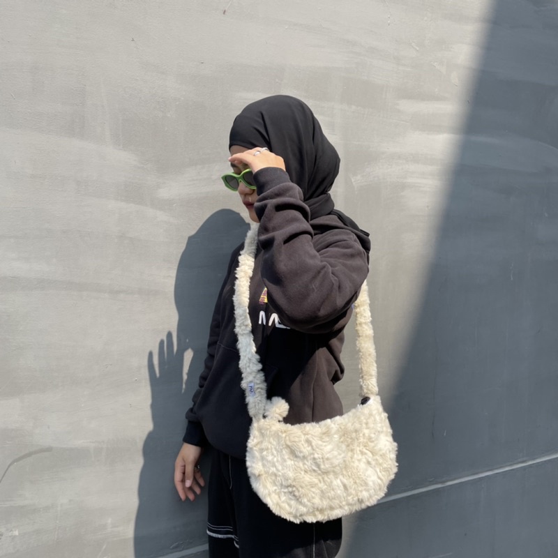 fluffy shoulder bag