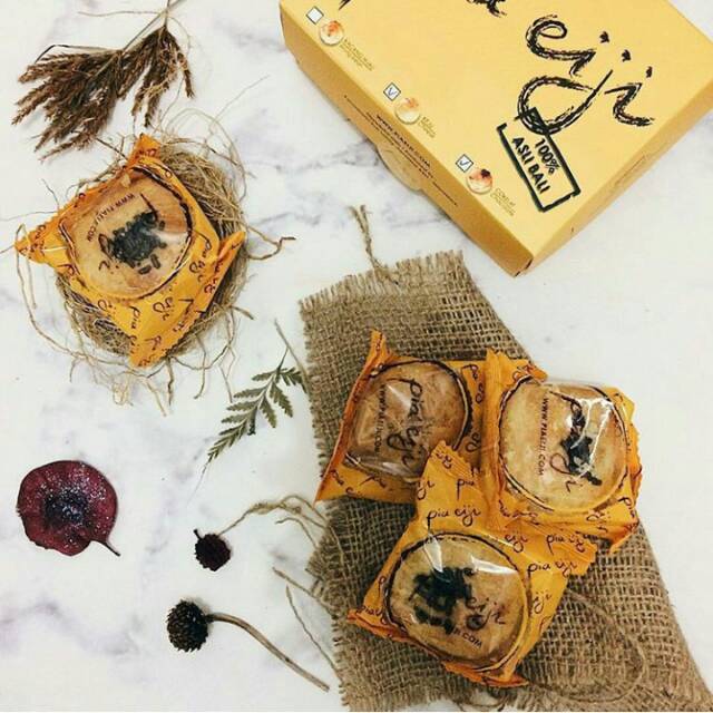 

Eiji Mix 3 Rasa (Keju, Coklat, Kacang hijau) - pia enak bali