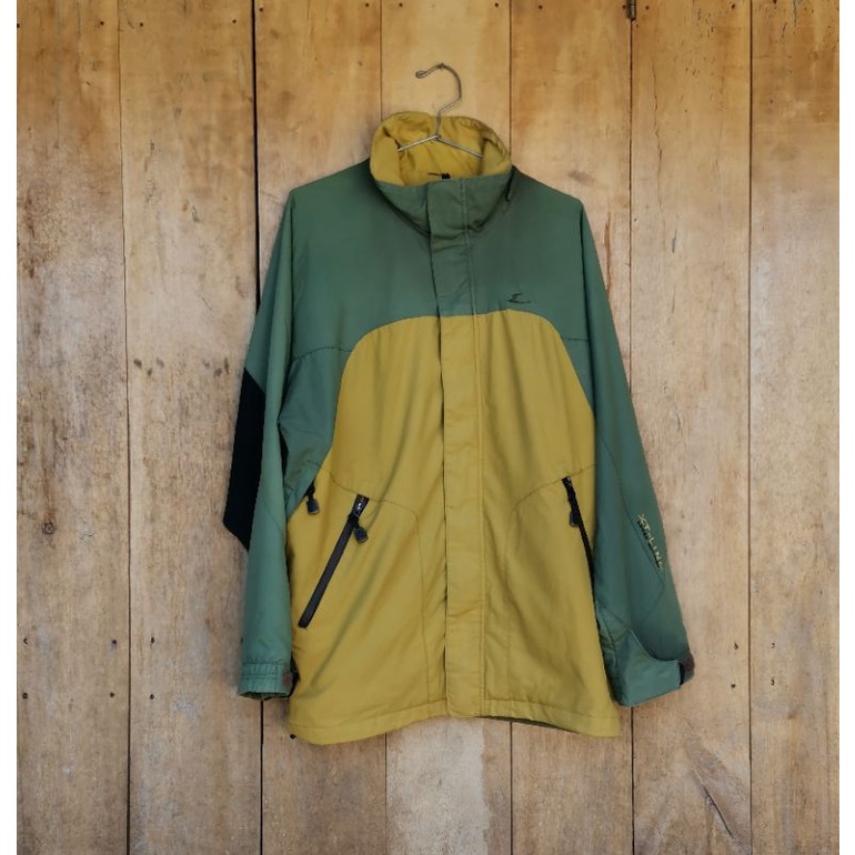 Jaket outdoor Second