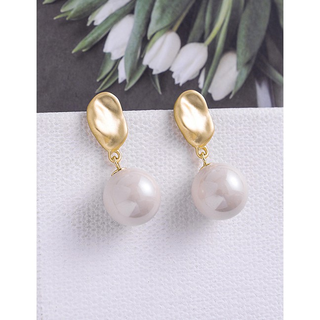 LRC Anting Tusuk Fashion Gold Irregular Face Pearl Stud Earrings F50202