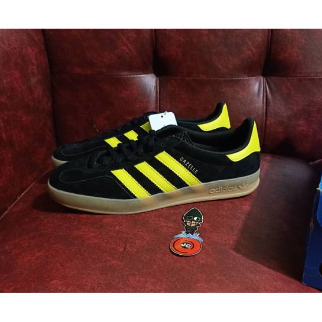 adidas gazelle indoor black yellow