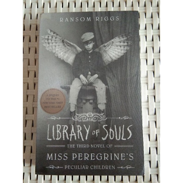 Preloved Library of souls Miss Peregrine's peculiar children Ransom Riggs baca deskripsi
