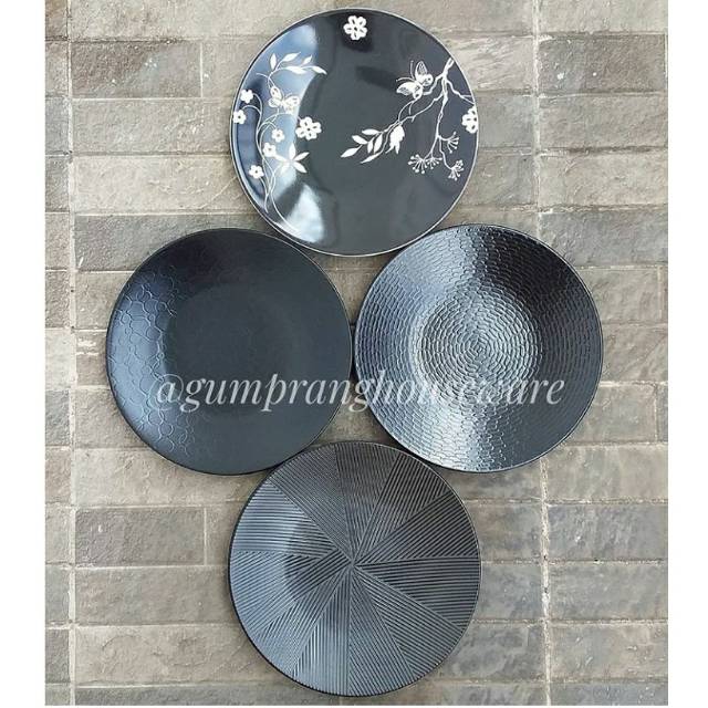 Piring kue cantik keramik hitam motif bunga putih monokrom 21 cm