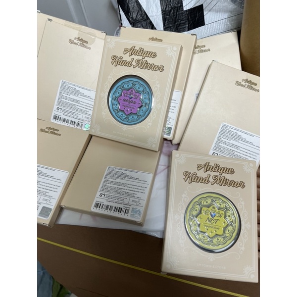 [READY STOCK] antique hand mirror exo aespa nct dream 127 karina winter jaehyun jisung doyoung