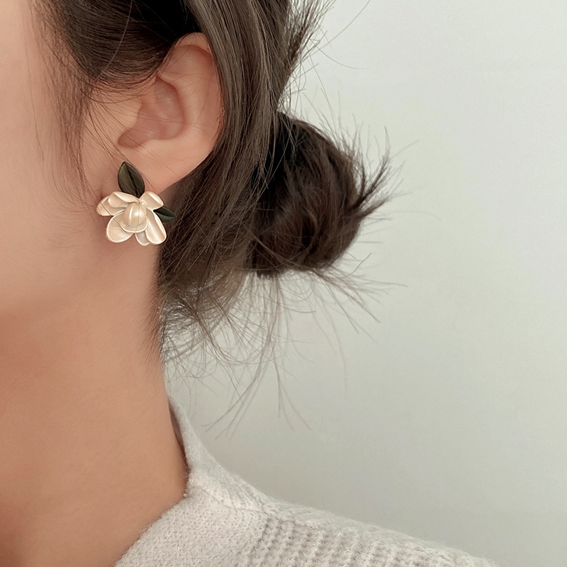 Anting Bentuk Bunga Gaya Retro