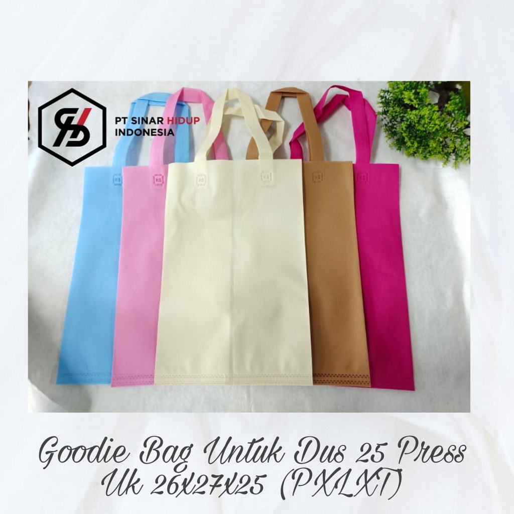 

Goodie Bag Tas Belanja Hs 25 Press 26x27x25 Spunbond Tote Bag Sourvenir Weding Hajatan Perlusin ( 12 Pcs )