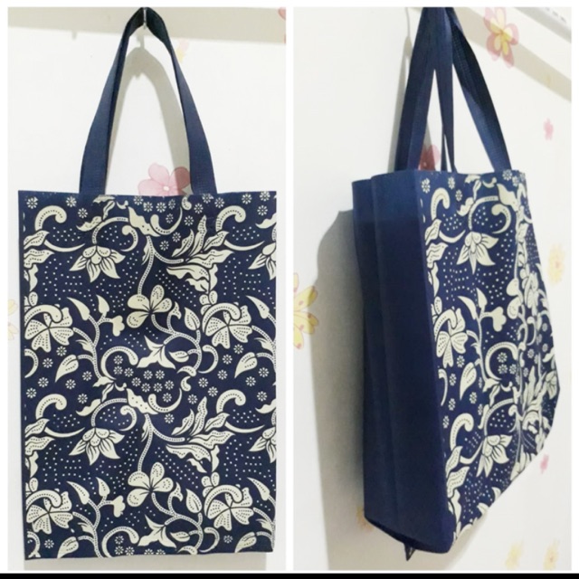

Floral symphony batik Tote Goodie Bag Spundbond.