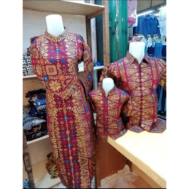 Couple songket Keluarga