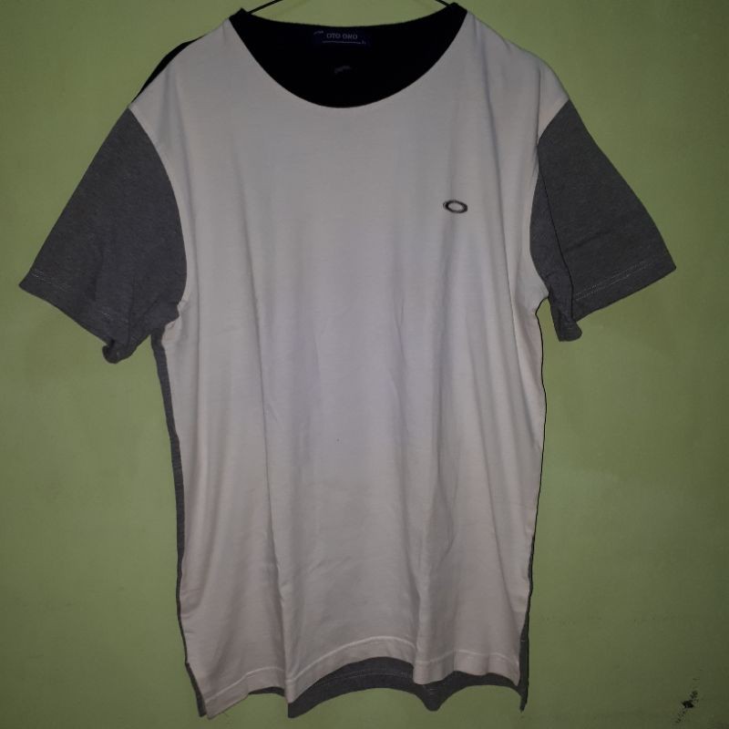 pakaian baju kaos cowo oto ono brand matahari/preloved