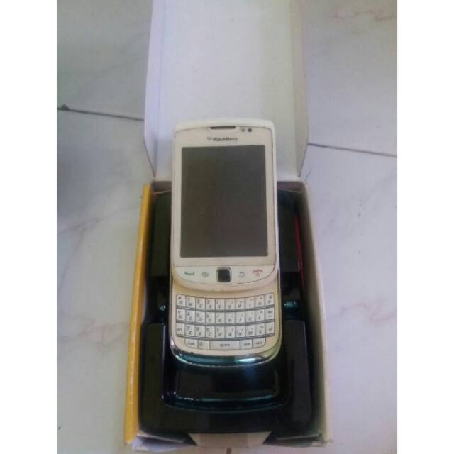 Preloved hp second bekas blackberry torch putih 9800